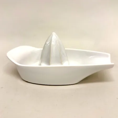 Citruspress, längd 19cm, Höganäs, bruksskick, vitglaserat stengods Skickas med paket.