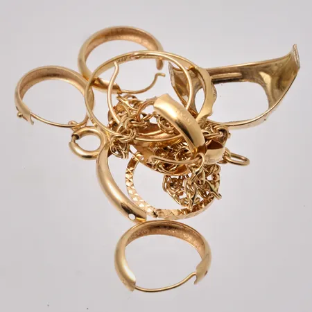 Diverse defekt guld, 18K, vikt 6,46g.