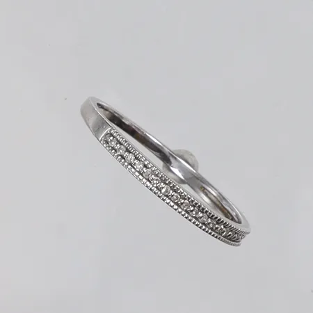 Ring i vitguld med diamanter 23xca0,002ct stl 17 bredd 1-2mm GHA 18K Vikt: 1,4 g