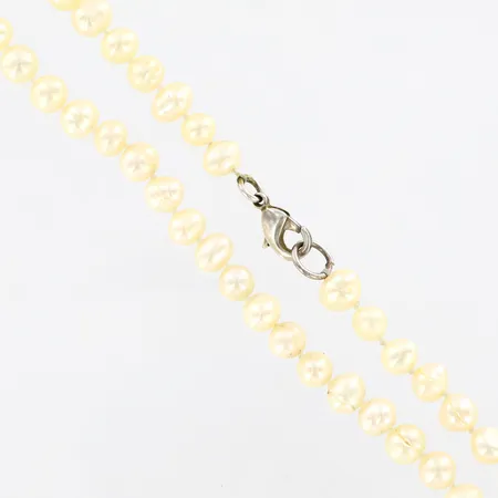 Collier med odlade sötvattenspärlor, Ø5-6mm, 45cm, lås i metall Vikt: 0 g