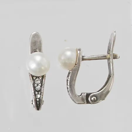 Ett par örhängen 14mm, odlad pärla, vita stenar, ryska stämplar, 925/1000 Silver 2,3g.