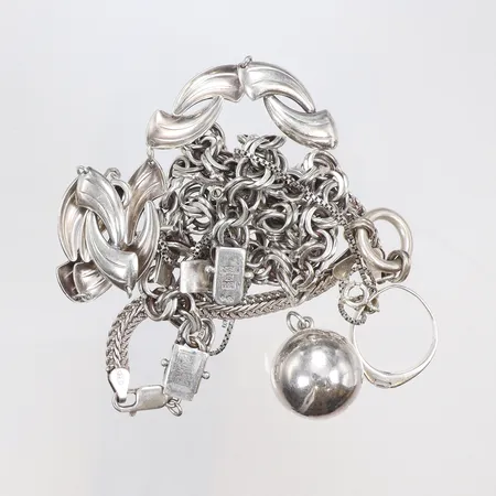 Diverse silver, defekt silver 830-925/1000 Vikt: 64,4 g