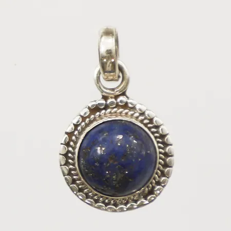 Hänge med lapis lazuli, längd 20mm inkl ögla, bredd 12mm, 925/1000 silver Vikt: 1,7 g