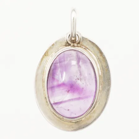 Hänge med ametist, längd 38mm inkl ögla, bredd 24mm, 925/1000 silver Vikt: 11,6 g