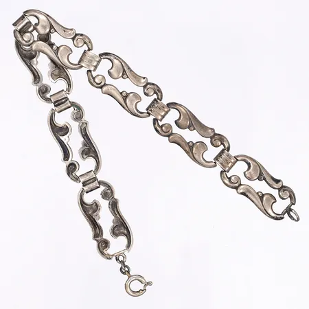 Armband längd 19cm bredd 5mm troligen 1940-tal silver 835/1000 Vikt: 17,5 g