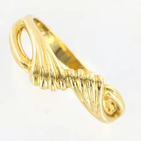 Ring stl 16½, bredd: 3-5mm, 18K  Vikt: 2,4 g