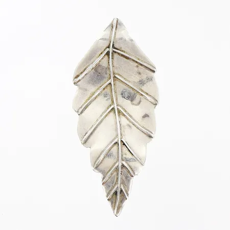 Brosch 55x25mm, löv, silver 925/1000. Vikt: 5,4 g