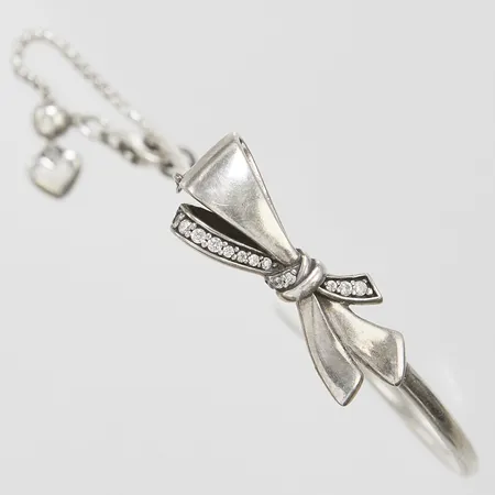 Armband med vita stenar, reglerbar storlek, bredd 1,5-10mm, 925/1000 silver Vikt: 6,8 g