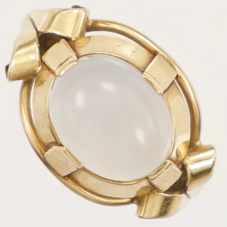 Ring med sten, möjligen kalcedon, stl 15½, bredd 12,4mm, John Petterssons Eftr Juvelerar Ab stockholm år 1953, 18K Vikt: 3 g