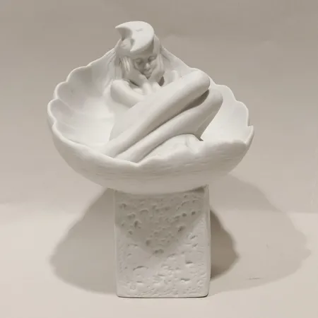 Figurin Royal Copenhagen Cancer Christel Marott, höjd 21cm, bredd 18cm, porslin, visst ytslitage Skickas med postpaket.