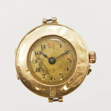 Damur, defekt, skadad urtavla, innebott i metall, bruttovikt 12g, 14K