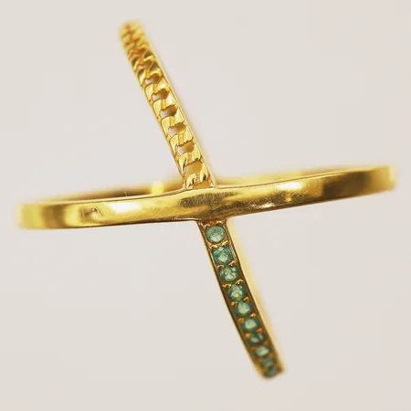 Ring med gröna stenar, stl 18, bredd 2,5-16mm, 21K Vikt: 2,3 g