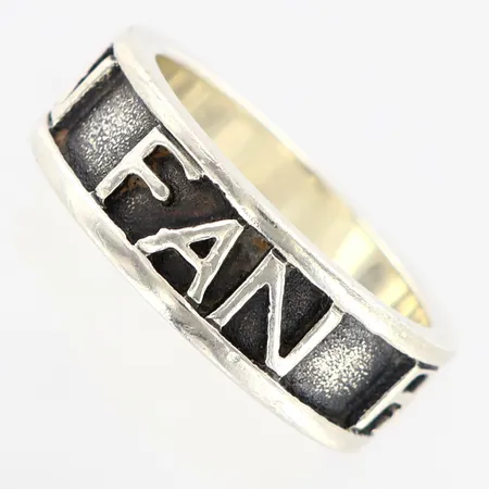 Ring Efva Attling FAN stl:18 bredd 7mm silver 925/1000.  Vikt: 5,9 g