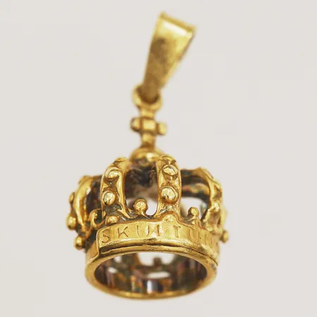 Hänge krona Skultuna, längd 20mm, bredd 11,6mm, förgyllt silver 925/1000 Vikt: 1,9 g