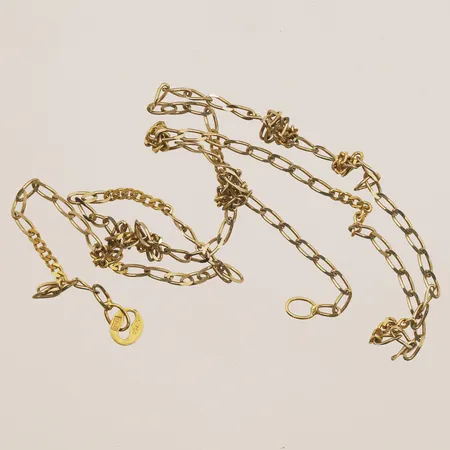 Kedja, defekt, flertal knutar, saknar lås, 18K  Vikt: 2,4 g