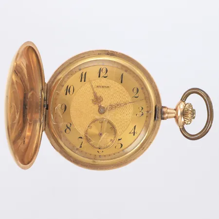 Fickur Savonette Aureole, tre boetter i 14K, manuell, 51mm, boettnr 155842, liten sekundvisare, defekt, går ej, krossat glas, gravyr, bruttovikt 90,3g, inga tillbehör.  