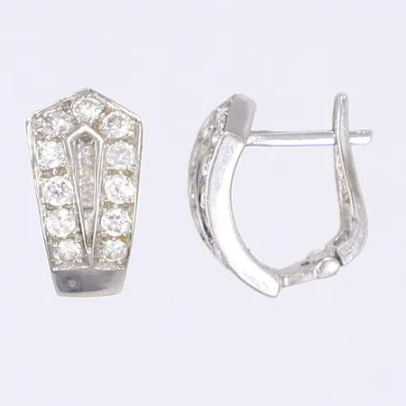 Ett par örhängen med vita stenar ca 9x15mm vitguld 18K Vikt: 4 g