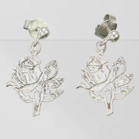 Ett par örhängen, längd ca 23mm, bredd 14,5mm, 925/1000 silver Vikt: 2 g