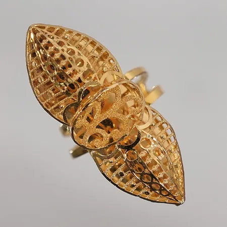 Ring smått bucklig Stl: 17 bredd 3,6-35,5mm 21k 4,1g 