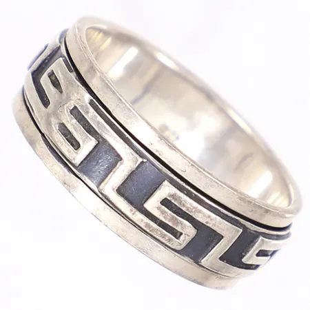 Ring stl 21¾ rörlig mittdel bredd 9mm silver 925/1000 Vikt: 9 g