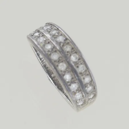 Ring med stenar, Ø 19 mm, bredd 8,3 mm, silver 925/1000 Vikt: 5,6 g