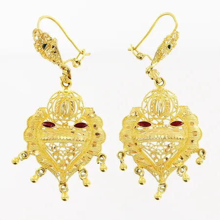 Ett par örhängen, 66x28mm, emaljdetaljer, 21K. Vikt: 12,6 g