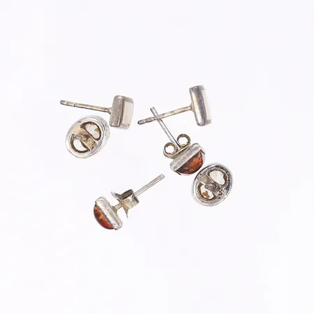 3 Par Örhängen med stenar 2 par saknar snurrebussar silver 925/1000 Vikt: 5,6 g