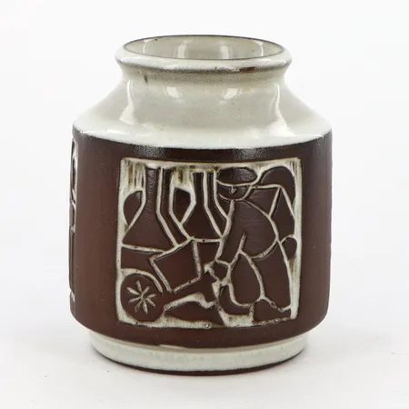 Vas Michael Andersen, Bornholm, höjd ca 8cm, diamater 7,5cm, numrerad 6123 Vikt: 0 g Skickas med paket.