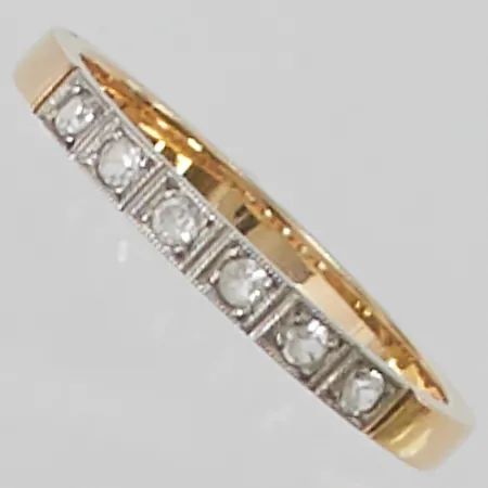 Ring Ø17, bredd:2mm, vita stenar, 18K 2,3g.