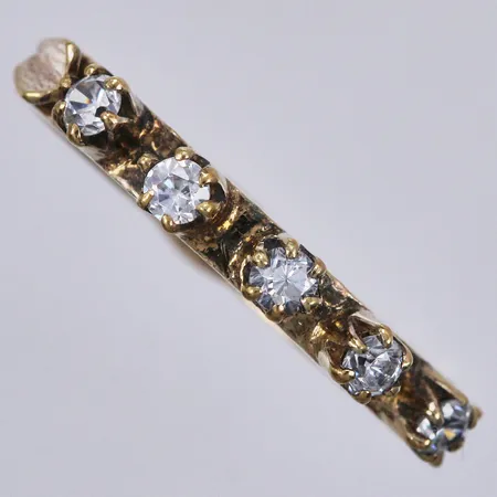 Ring med vita stenar stl: ca 16¾ bredd: ca 3mm förgylld 835/1000 silver  Vikt: 1,9 g