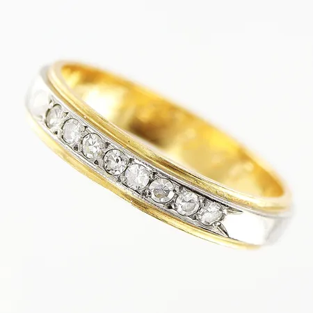 Ring med 8st 8/8slipade diamanter 0,14ctv, stl 17¾, bredd 4mm, gravyr, 18K Vikt: 4,1 g