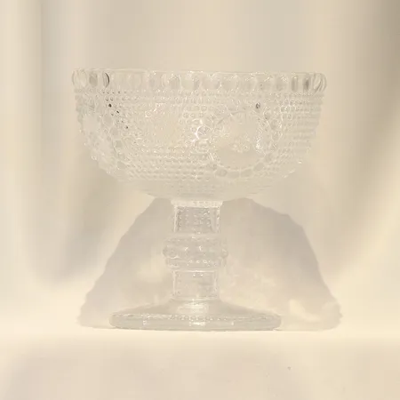  Skål på fot Grapponia Riihimäen Lasi Nanny Still, klarglas höjd 16,5cm  Skickas med postpaket.