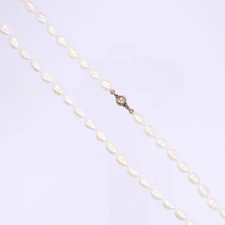 Pärlcollier med droppformade odlade pärlor troligen saltvatten, 47cm, bredd 6mm, lås i silver 925/1000 Vikt: 0 g