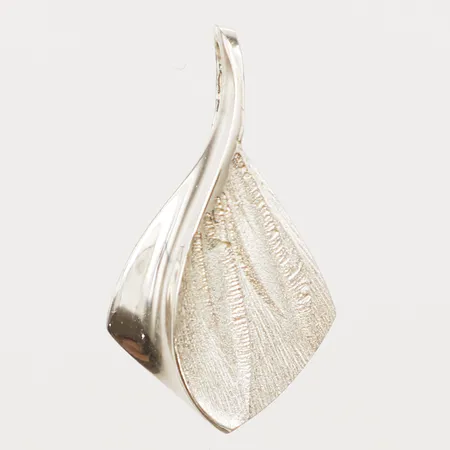 Hänge, längd 27mm, bredd 14,7mm, silver 830/1000 Vikt: 1,4 g