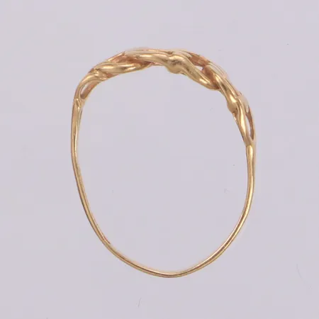 Ring Bismarck, stl ca 15, bredd 1,7-6,8mm, skadad, skev, 18K  Vikt: 1,8 g
