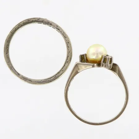 2 ringar med diamanter, stl 17, 17¼,  pärla Ø6mm, hack, repor, vitguld 18K  Vikt: 6,8 g