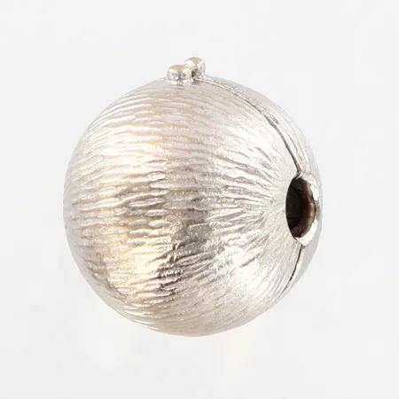 Lås Ole Lynggaard Ø10mm vitguld, etui, 18K. Vikt: 3,3 g