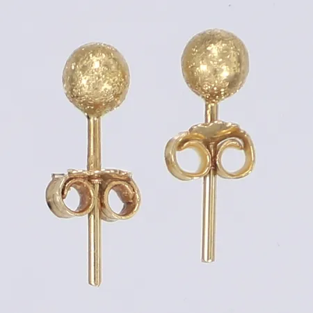 Ett par örhängen Ø4mm 18K Vikt: 0,9 g