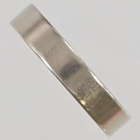 Ring Ø16½, bredd:3,5mm, gravyr, 18K 4,3g.