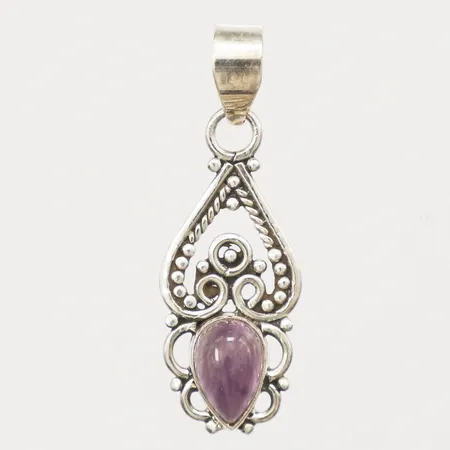 Hänge med ametist, längd 33mm inkl ögla, bredd 12mm, 925/1000 Vikt: 2 g