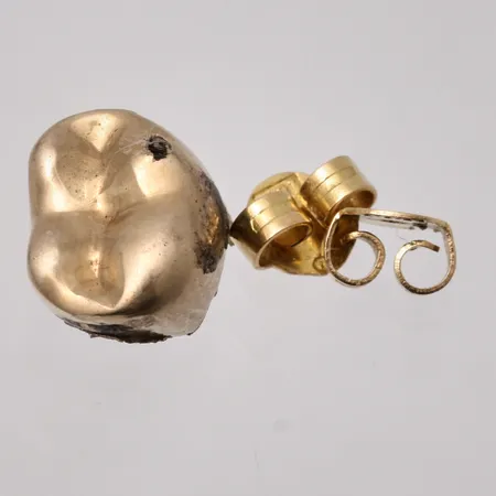 Diverse defekt guld, 18K vikt 3,23g.