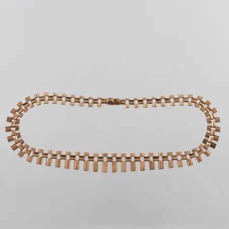 Collier med stavar 18k,Italienska stämplar,längd ca 43 cm,bredd 8.6-16.4 mm. Vikt: 27,6 g