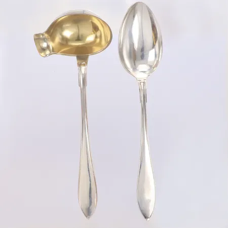 2 Skedar, längd 19-21cm, modell Svensk spetsig, GAB, år 1922-29, 830/1000 silver Vikt: 96,3 g