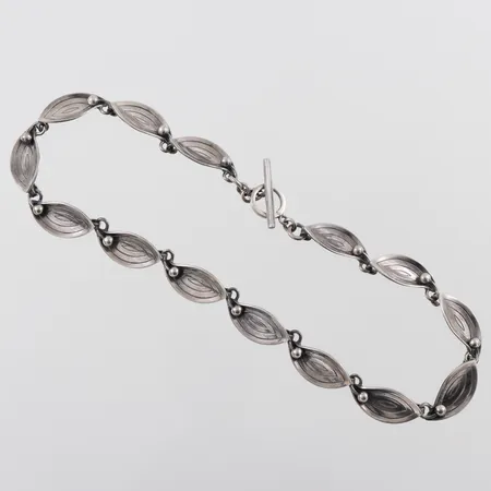 Collier silver 925/1000,Aarre & Krogh, Danmark,längd ca 38 cm,bredd 12 mm. Vikt: 38,8 g