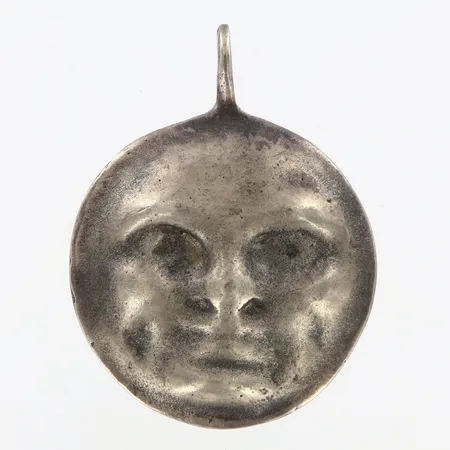 Hänge Catherine Michiels Måne Je Demande La Lune 51x39mm, silver 925/1000.  Vikt: 39,5 g