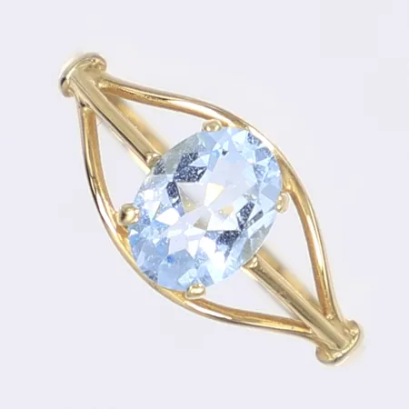 Ring med blå sten stl 17¼ bredd 1-8mm 14K Vikt: 1,5 g