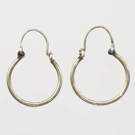 Ett par örhängen creoler, Ø16mm, bredd 1,3mm, 925/1000 silver  Vikt: 1,4 g