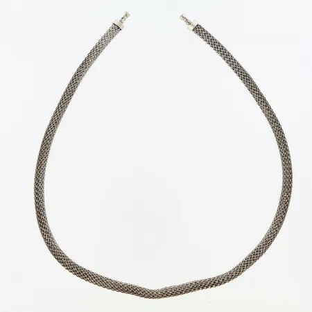 Collier Ole Lynggaard med dobbar 40cm bredd:5mm , skevhet finns oxiderat Silver 925/1000 Vikt: 15 g