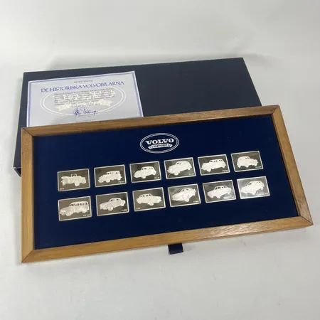Silverplaketter Volvo 1927-1977 i etui med äkthetsintyg silver 925/1000 Vikt: 228 g