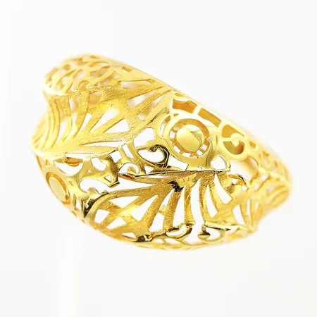 Ring genombruten dekor, stl 17¼, defekt dekor, 21K Vikt: 1,9 g